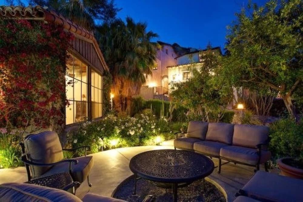Photo of Patio Balcony in Historic Tennis Club