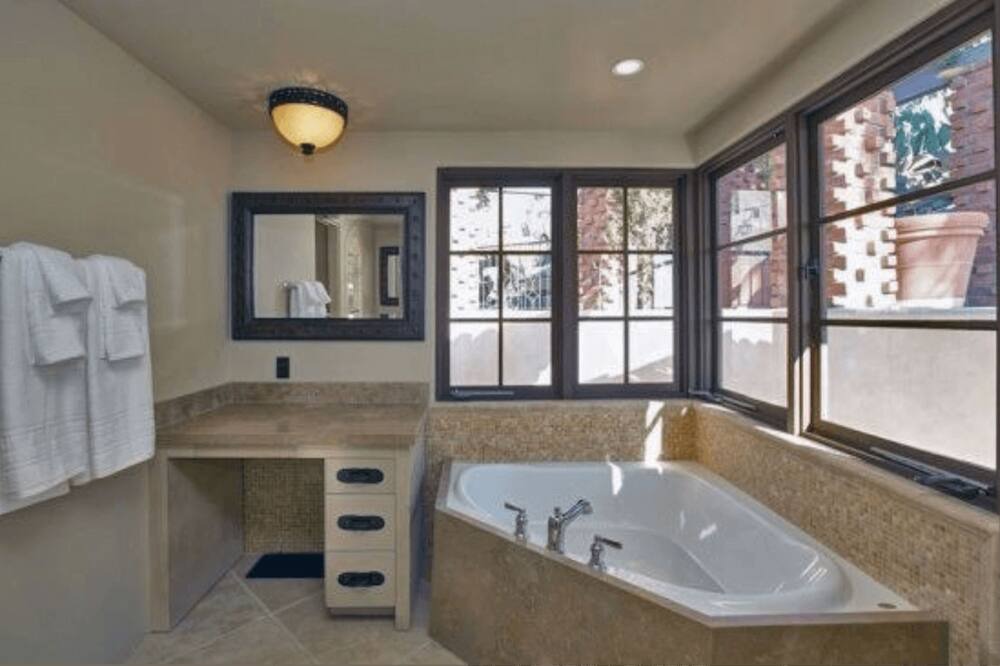 Photo of Bathroom in Historic Tennis Club
