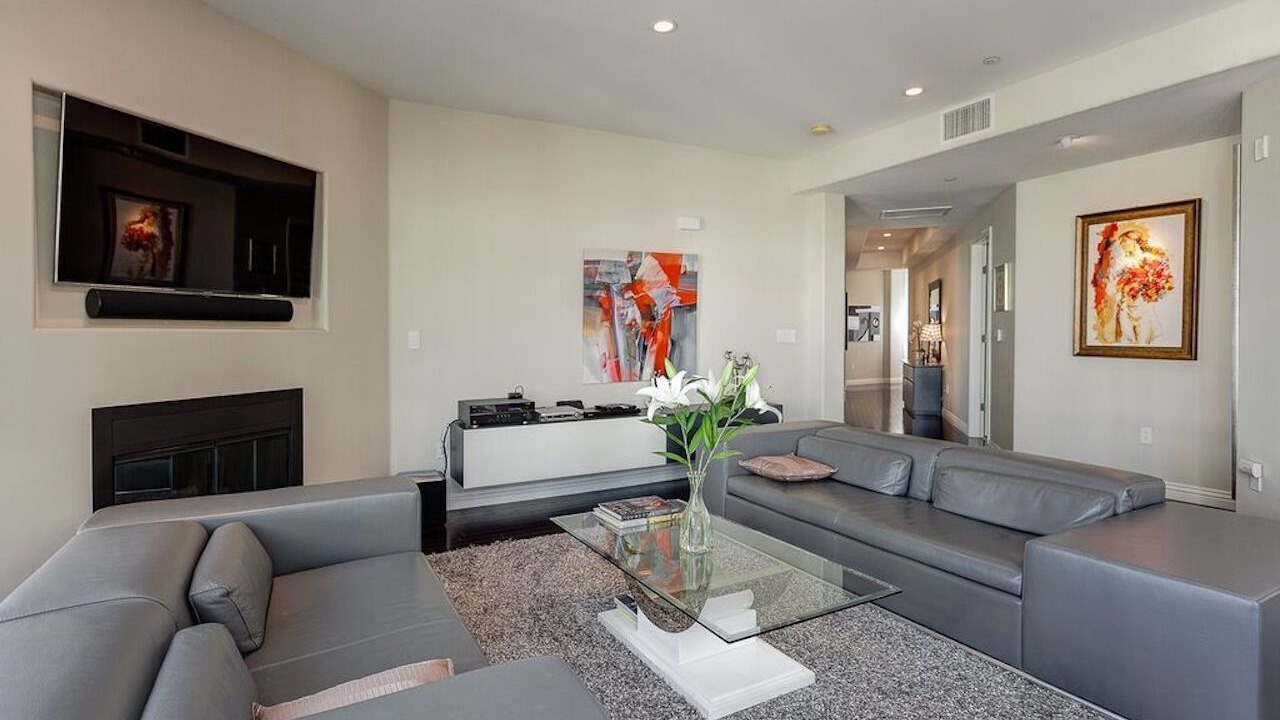Photo of Livingroom in Downtown