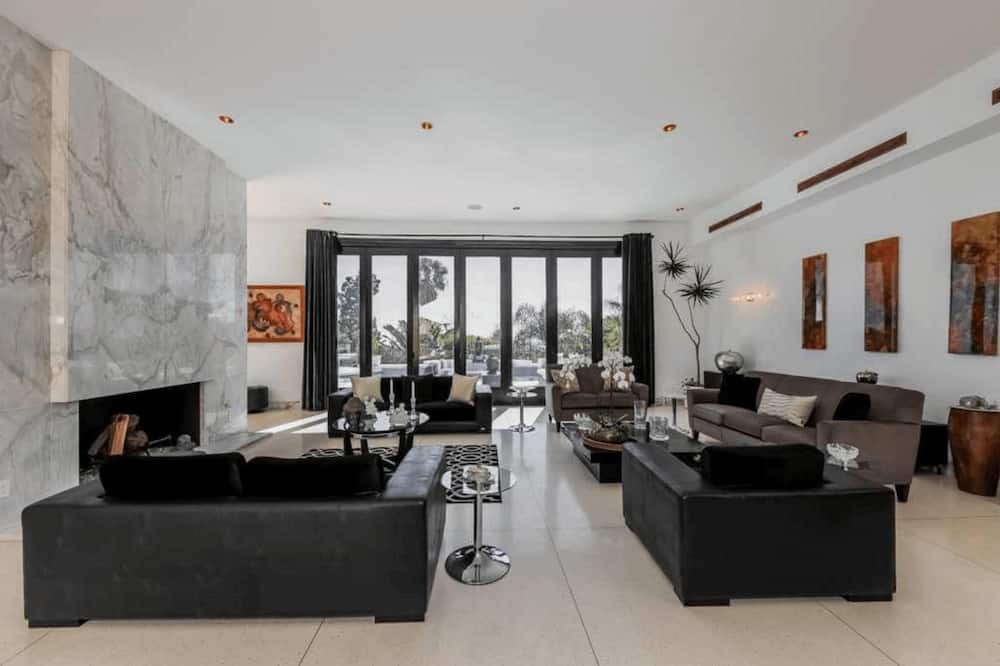 Photo of Livingroom in The Flats