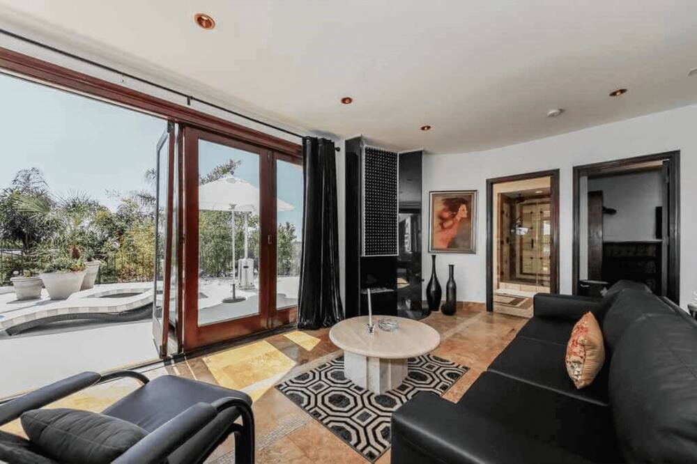 Photo of Livingroom in The Flats