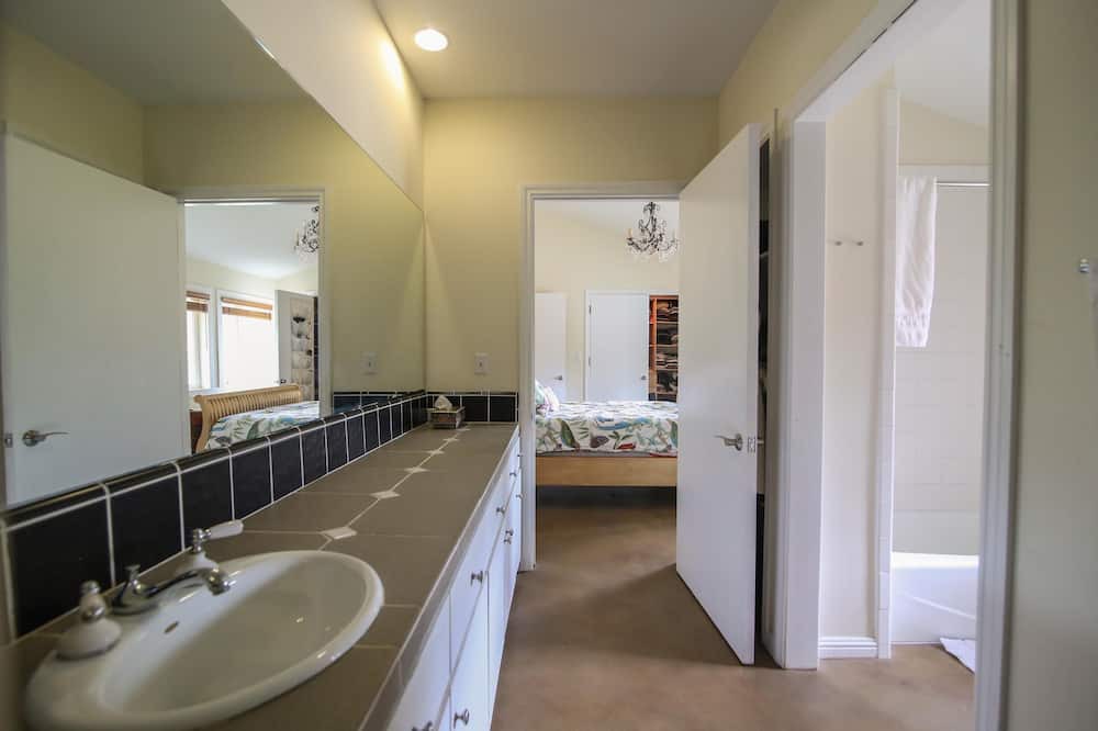 Photo of Bathroom in Old Topanga