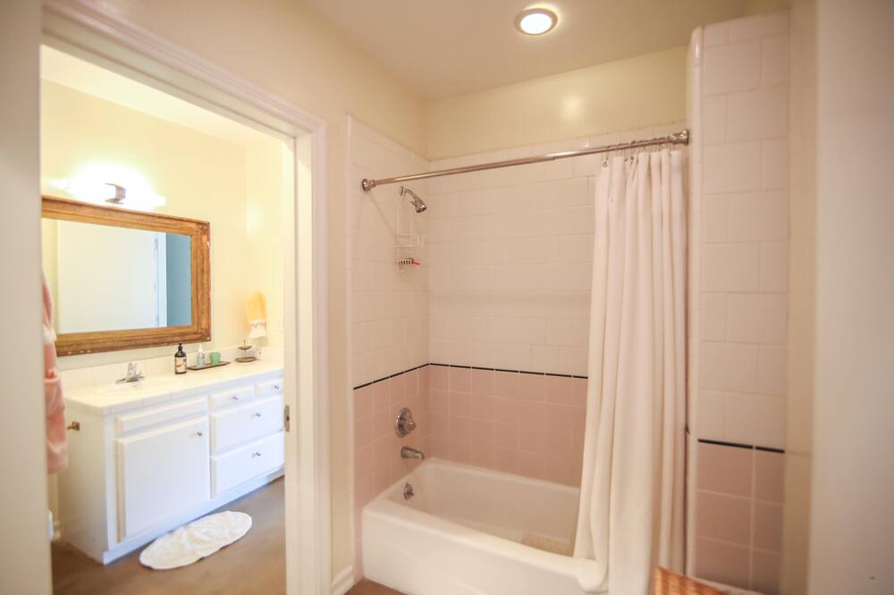 Photo of Bathroom in Old Topanga