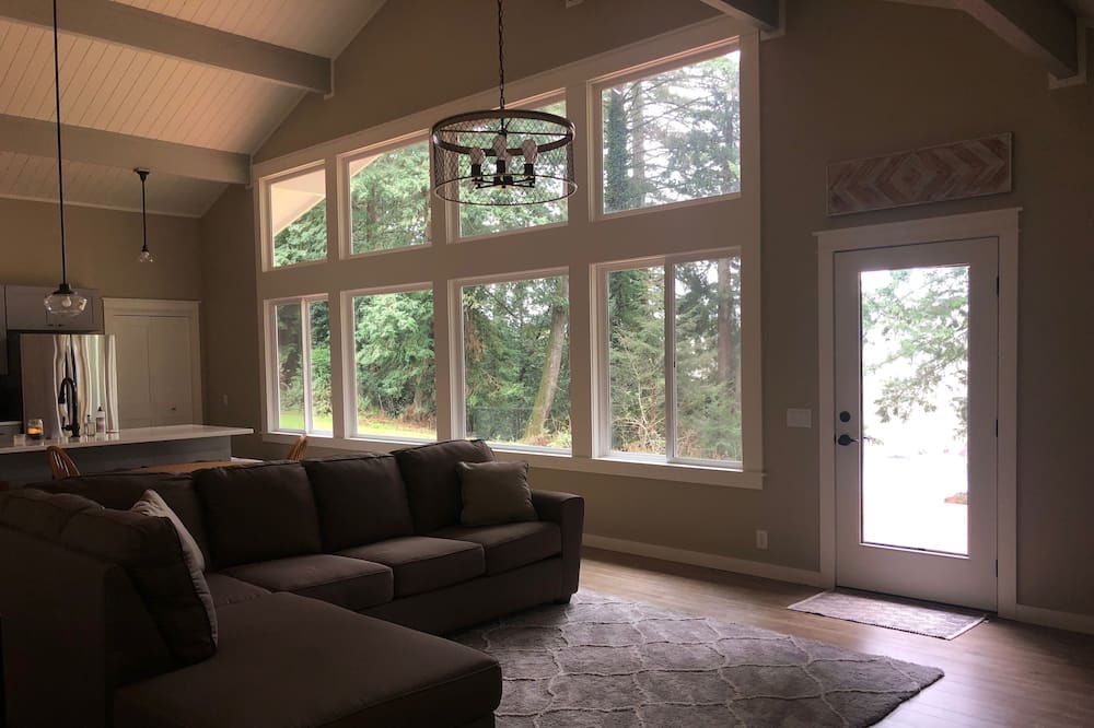 Photo of Livingroom in Crescent City