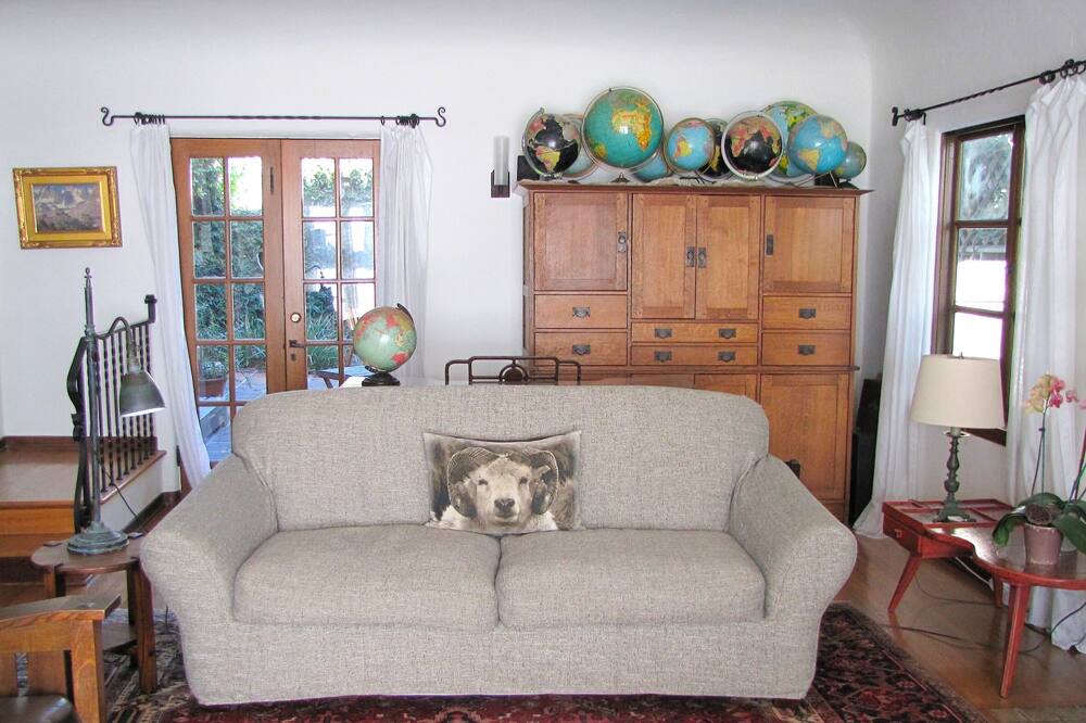 Photo of Livingroom in Elysian Heights