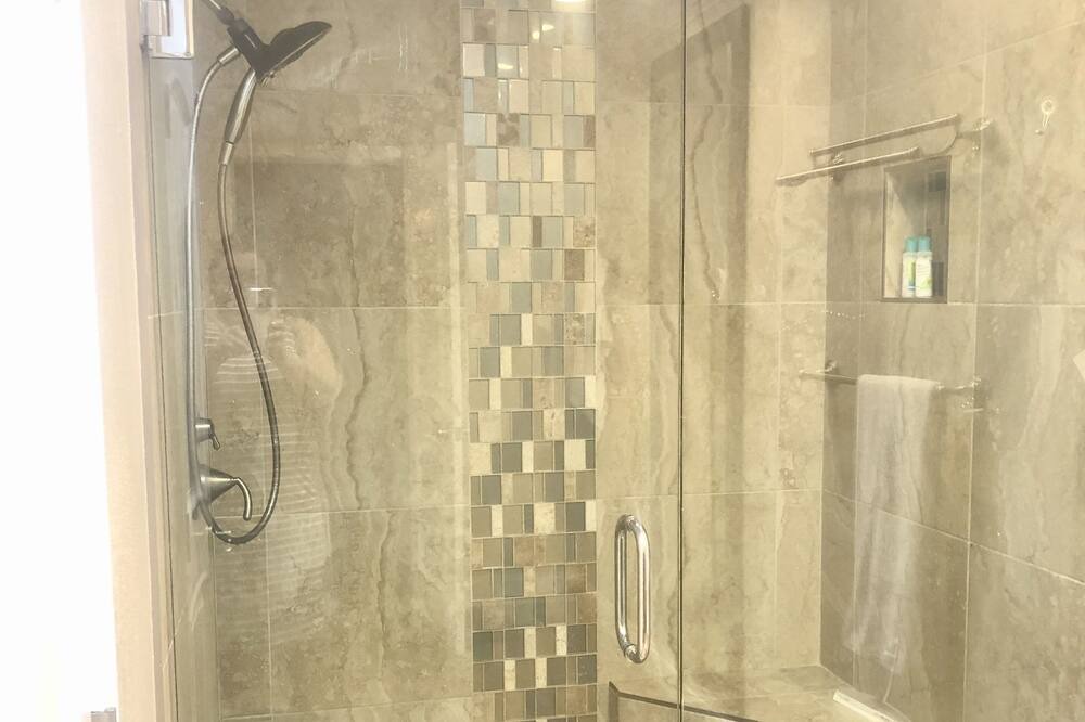 Photo of Bathroom in Lake Forest