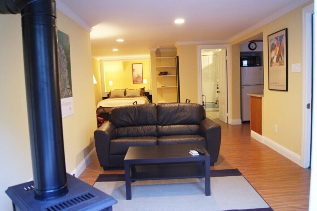 Photo of Livingroom in Haight-Ashbury