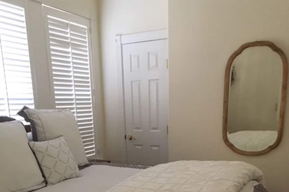 Photo of Bedroom in St. Helena