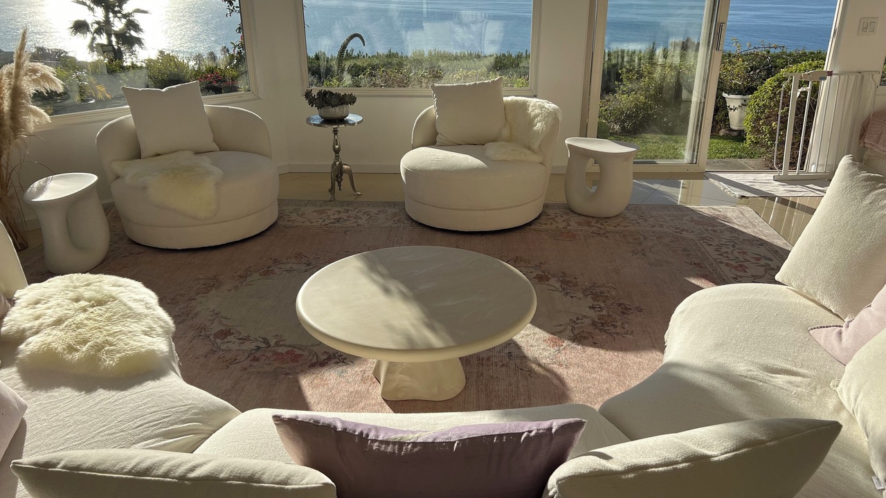 Photo of Livingroom in Eastern Malibu