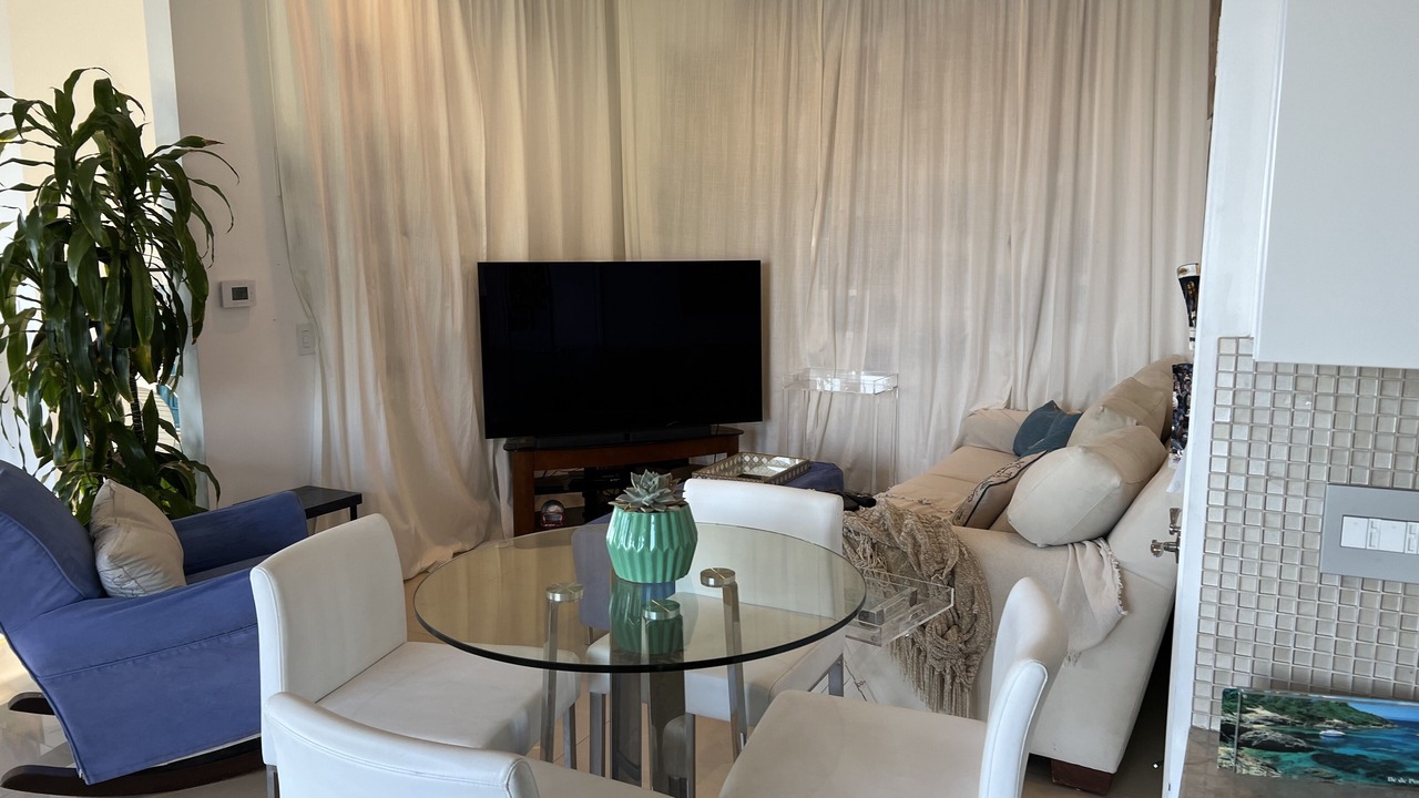 Photo of Livingroom in Eastern Malibu