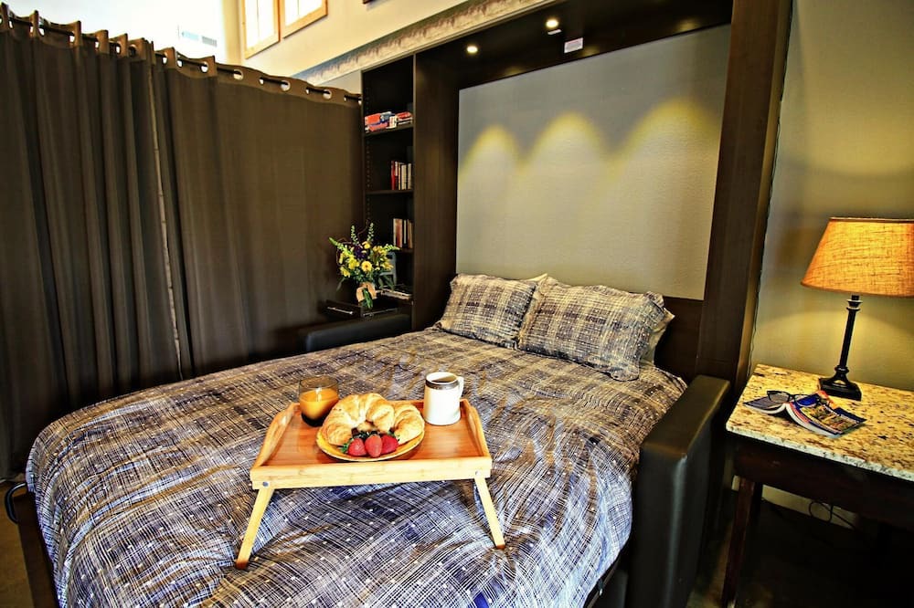 Photo of Bedroom in Pine Grove