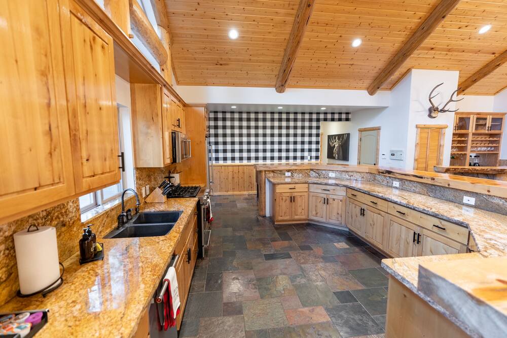 Photo of Kitchen in Evergreen Estates