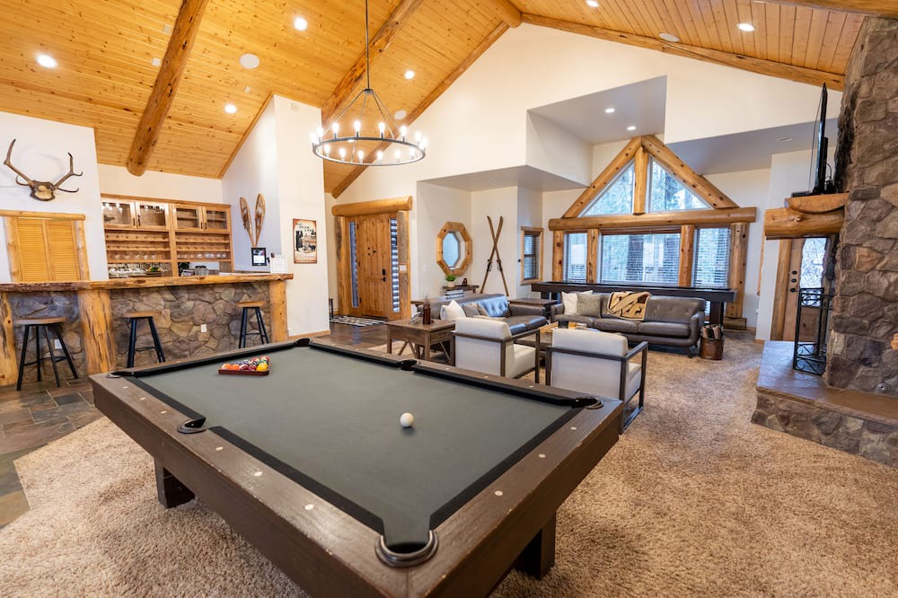 Photo of Bedroom in Evergreen Estates