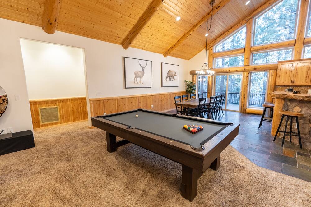 Photo of Bedroom in Evergreen Estates