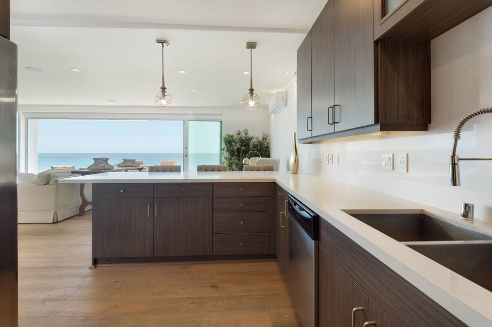 Photo of Kitchen in Eastern Malibu