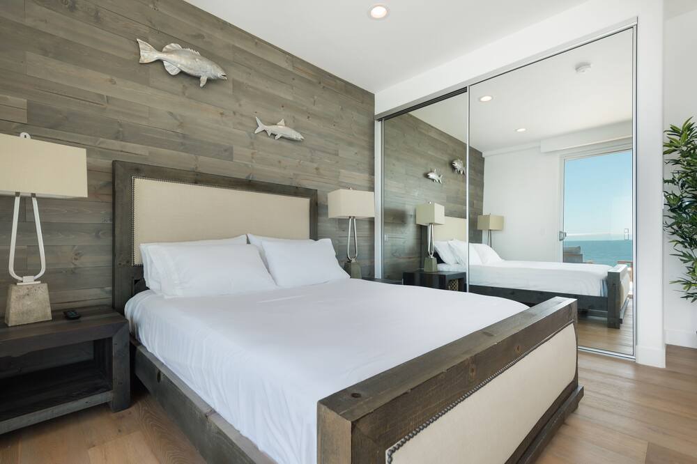 Photo of Bedroom in Eastern Malibu