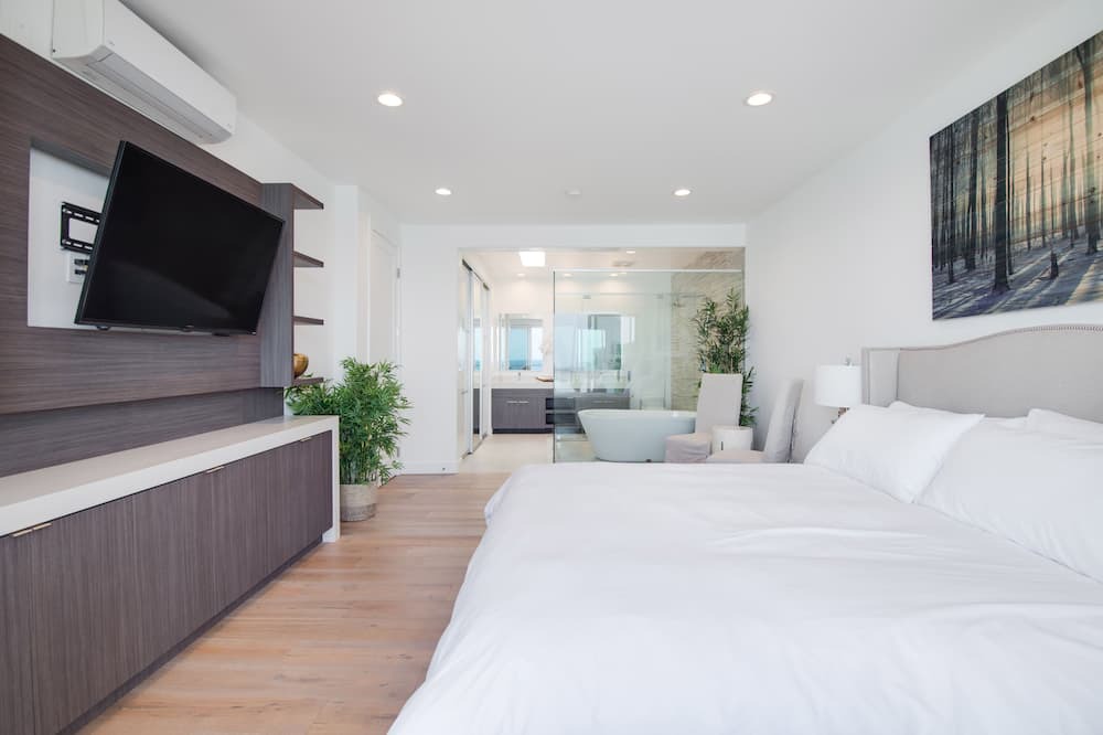 Photo of Bedroom in Eastern Malibu