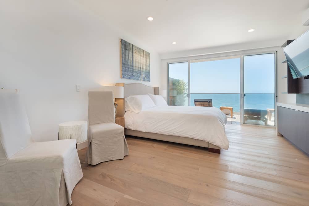 Photo of Bedroom in Eastern Malibu