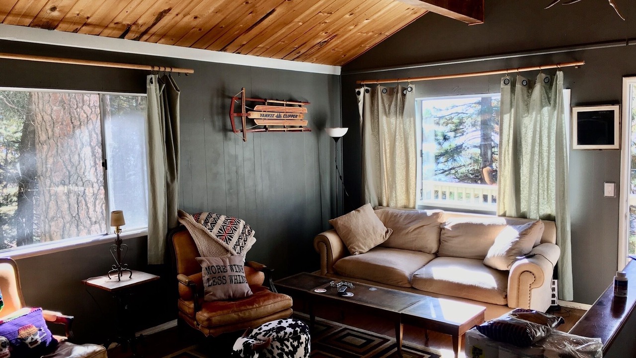 Photo of Livingroom in Twin Peaks