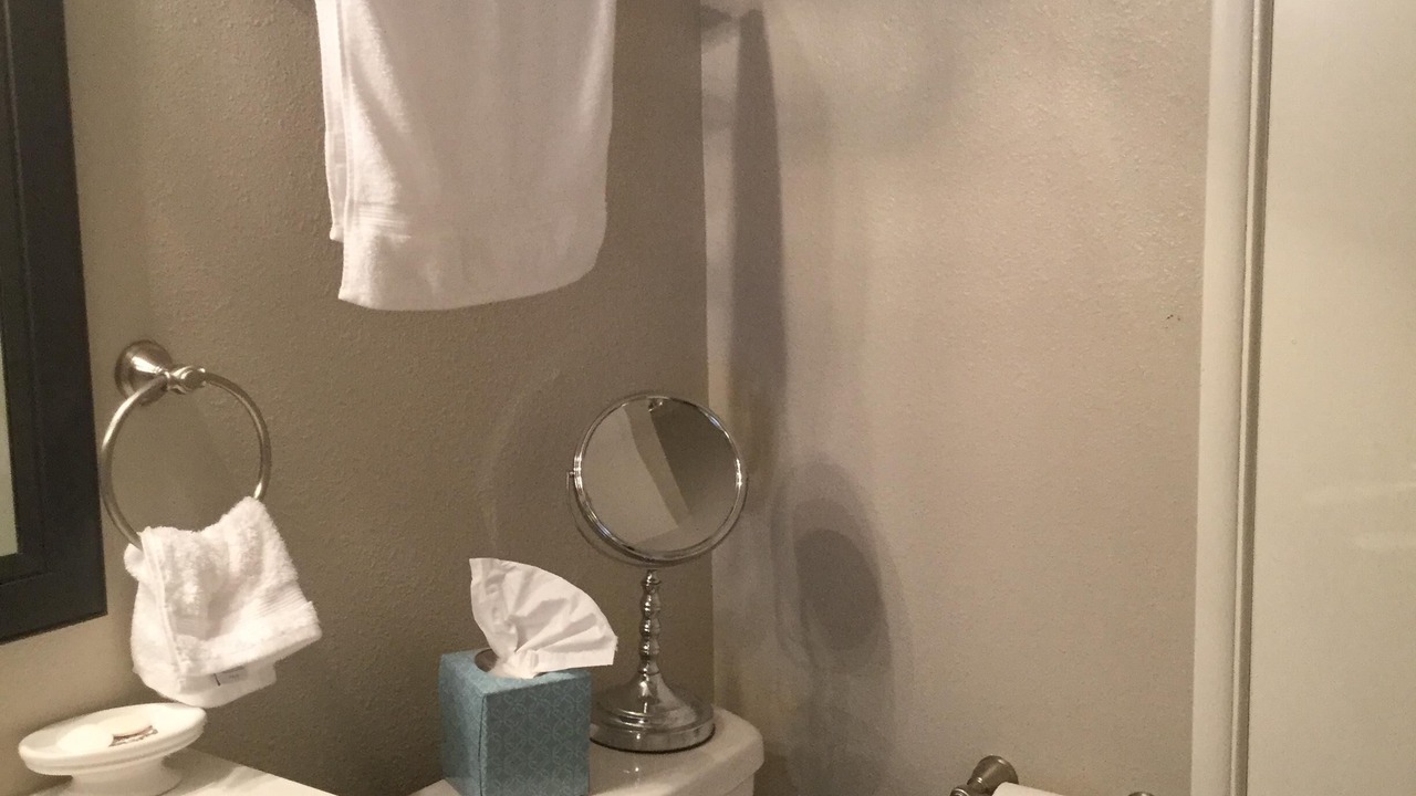 Photo of Bathroom in Oxnard Shores