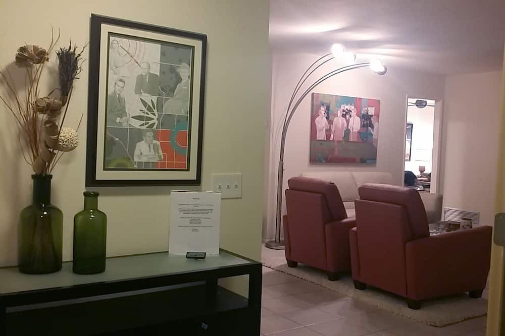 Photo of Livingroom in Palm Desert