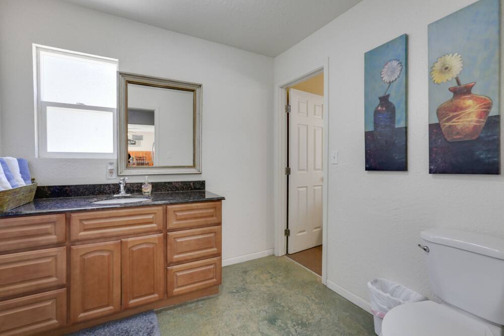 Photo of Bathroom in Miramonte