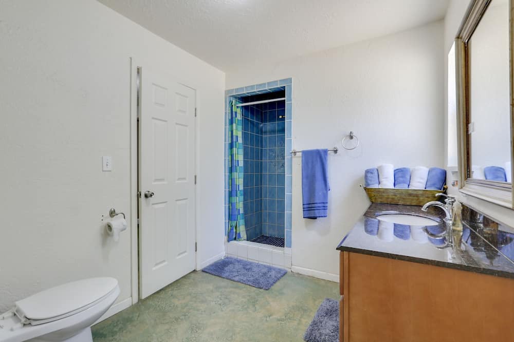 Photo of Bathroom in Miramonte