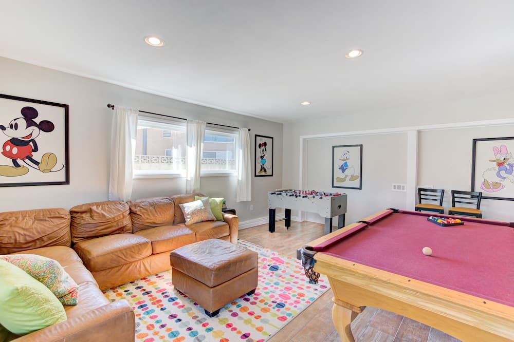 Photo of Livingroom in Southeast Anaheim