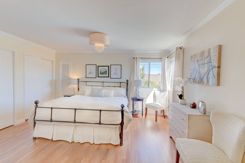 Photo of Bedroom in Southeast Anaheim