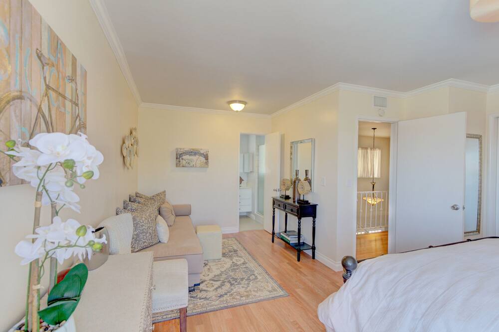 Photo of Bedroom in Southeast Anaheim