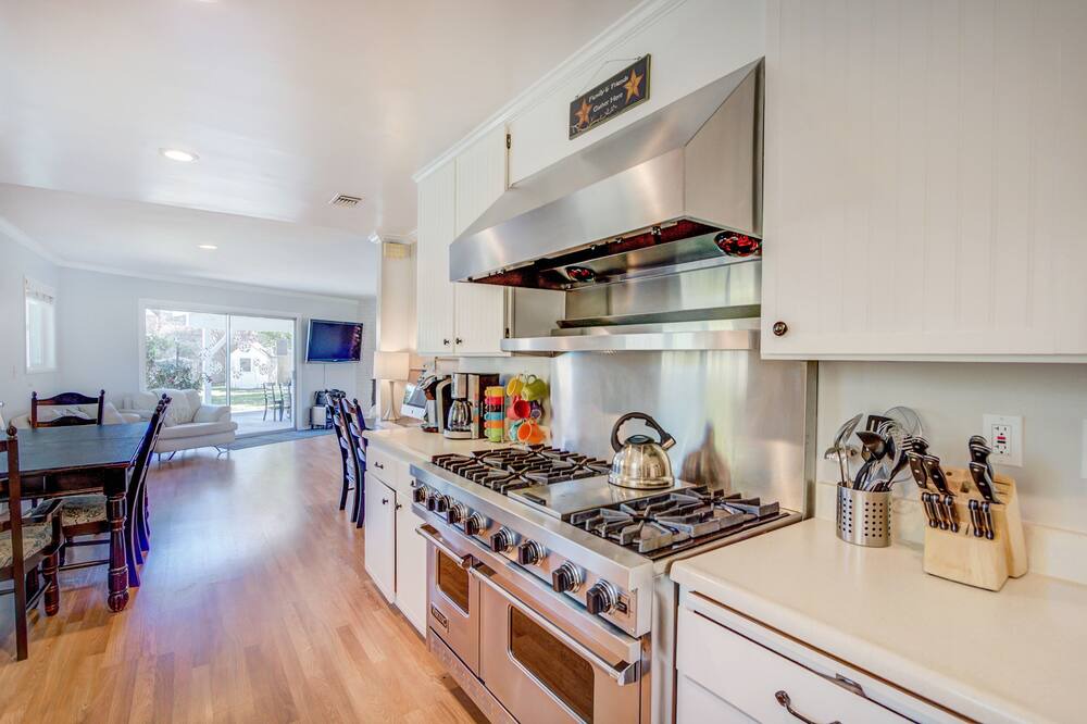 Photo of Kitchen in Southeast Anaheim