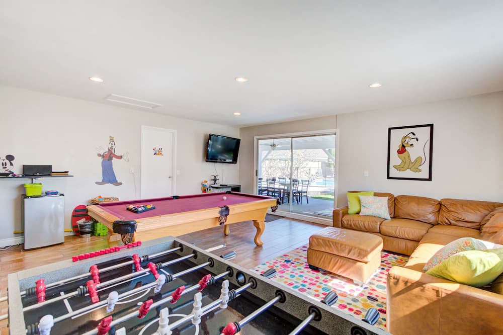 Photo of Livingroom in Southeast Anaheim
