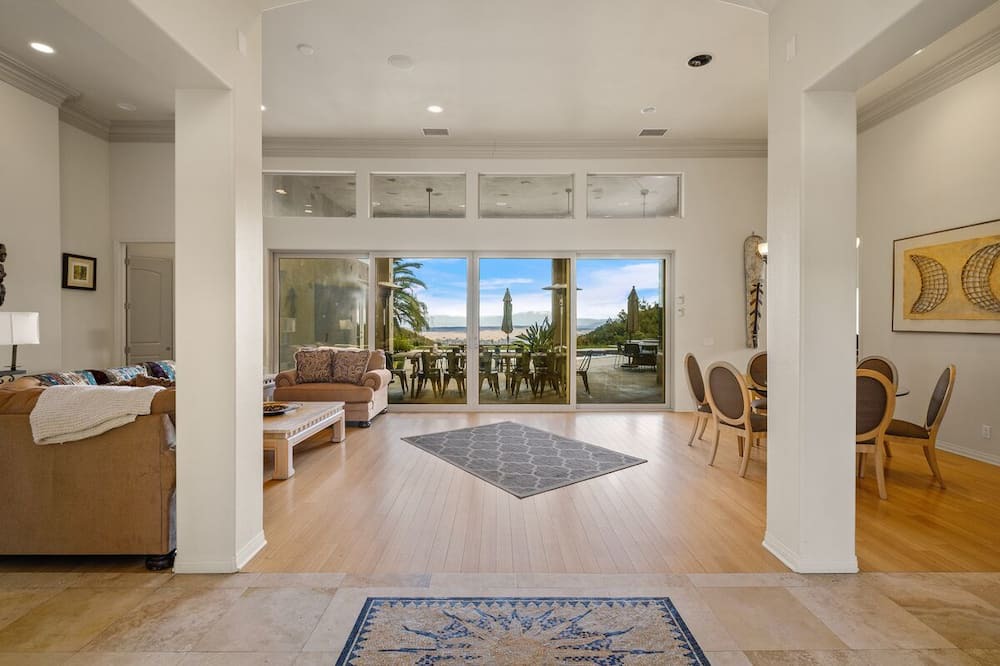 Photo of Livingroom in Murrieta