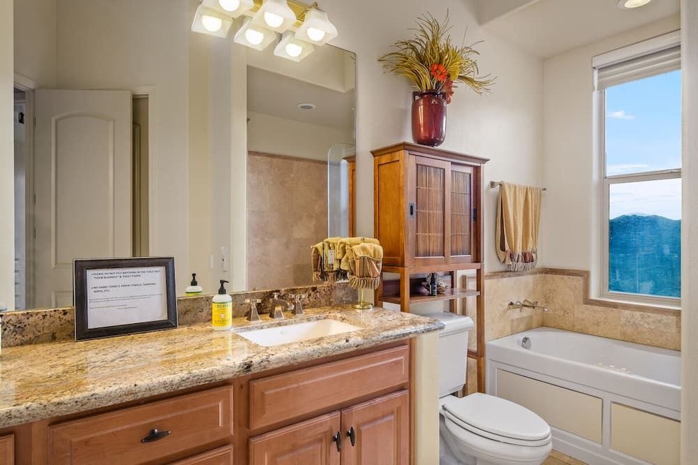 Photo of Bathroom in Murrieta