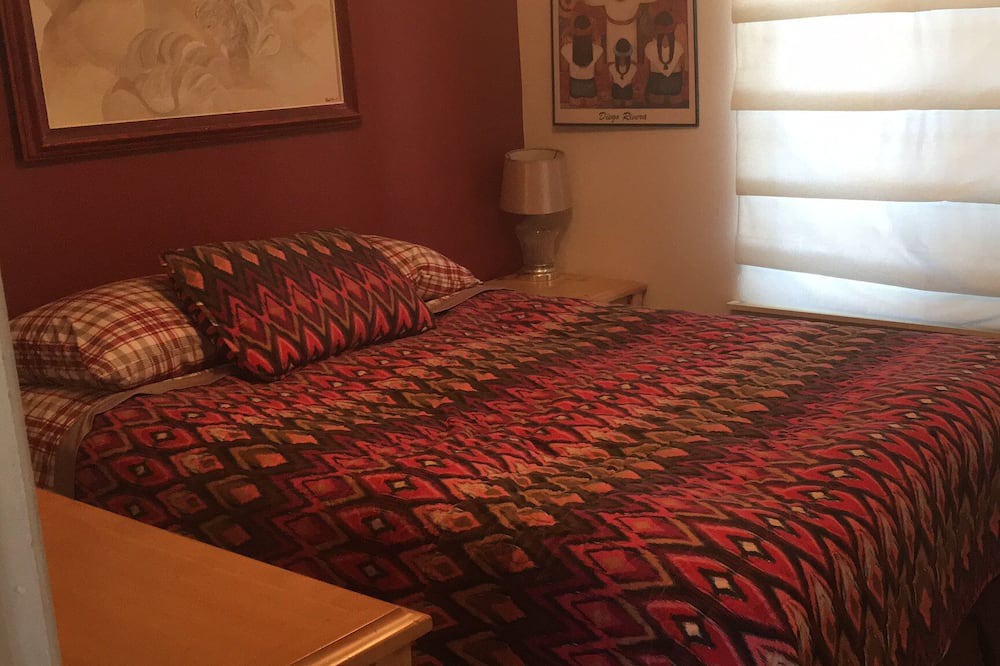 Photo of Bedroom in Cathedral City Cove
