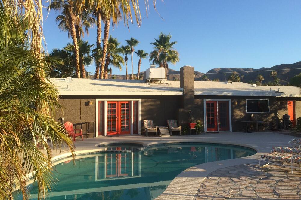 Photo of Outdoor in Cathedral City Cove