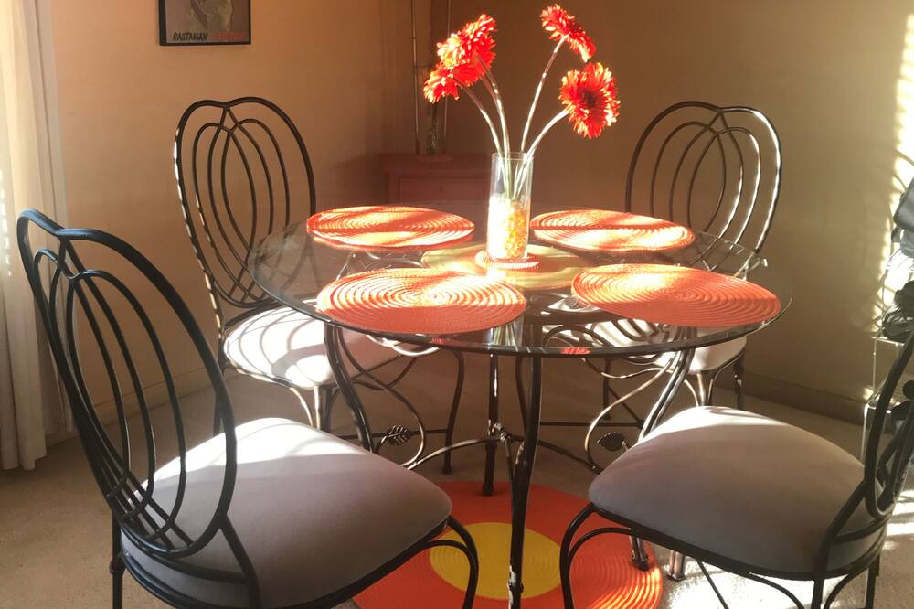 Photo of Kitchen in Cathedral City Cove