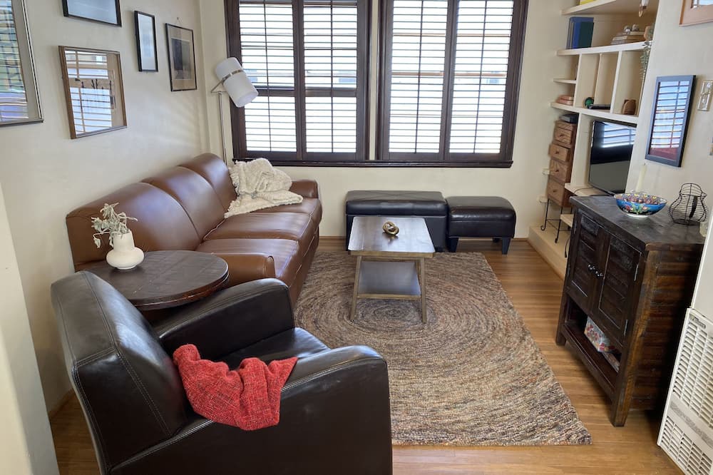 Photo of Livingroom in Old Towne