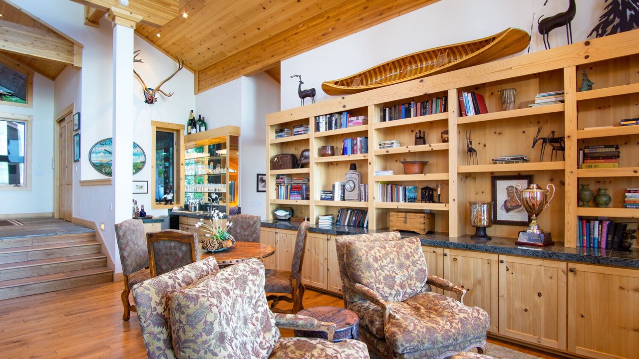 Photo of Livingroom in Tahoma