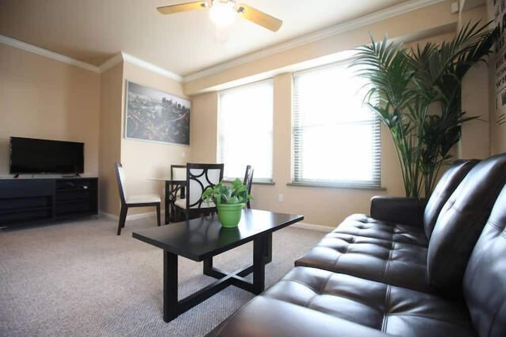 Photo of Livingroom in Anaheim Colony Historic District