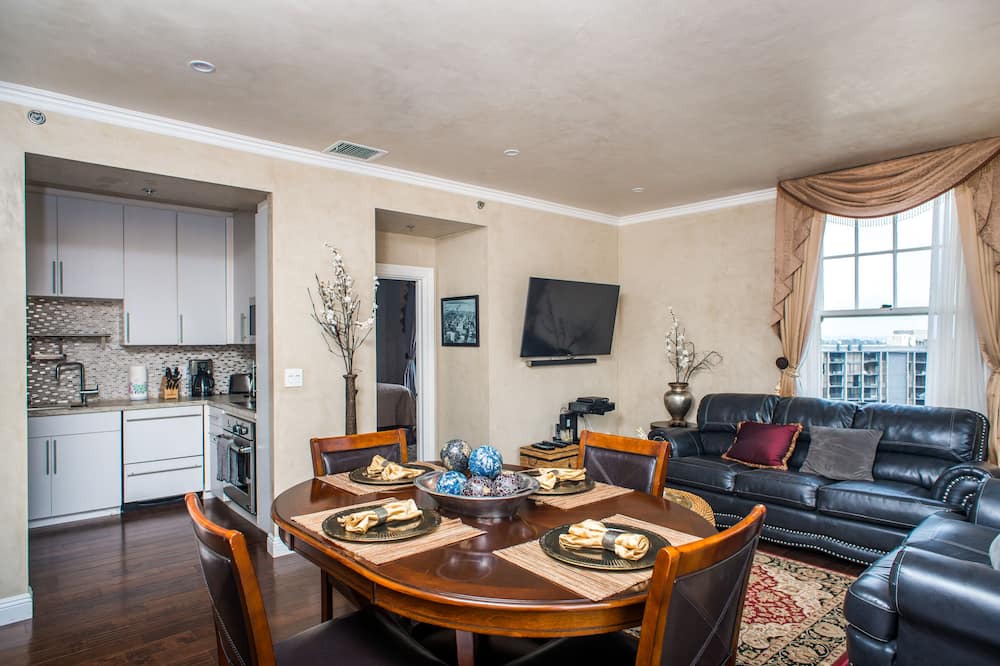 Photo of Livingroom in Cortez Hill