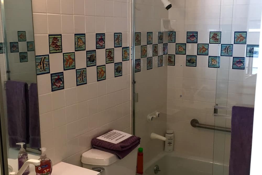 Photo of Bathroom in Western Malibu