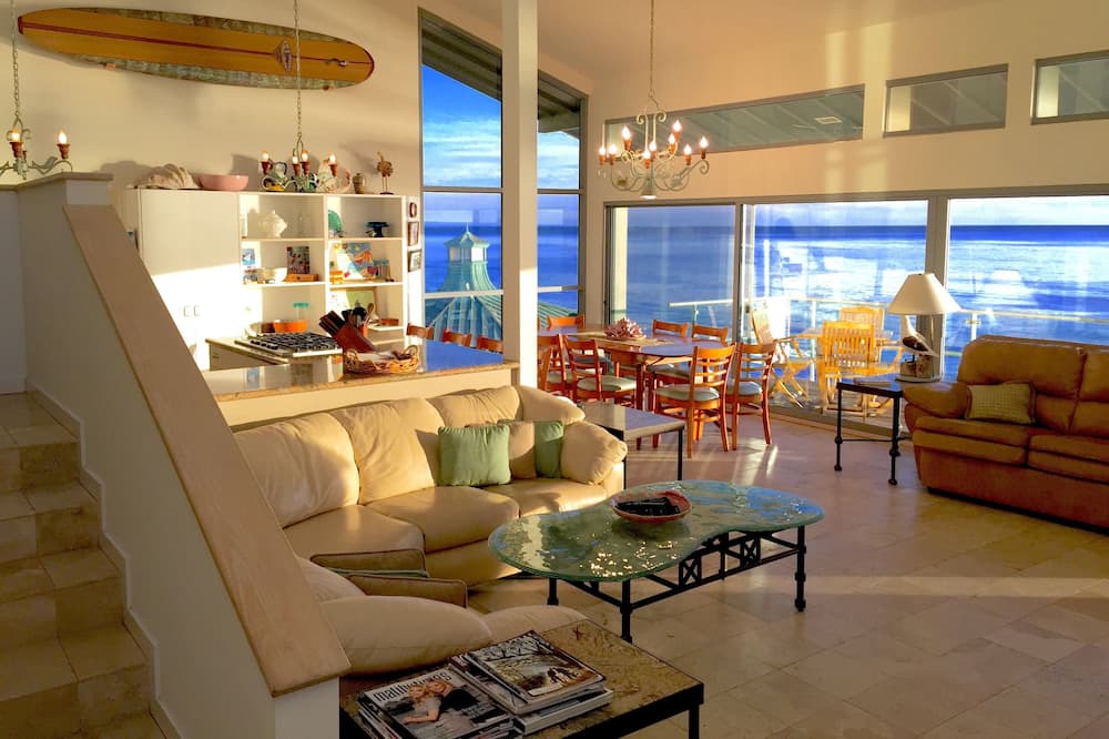 Photo of Patio Balcony in Western Malibu