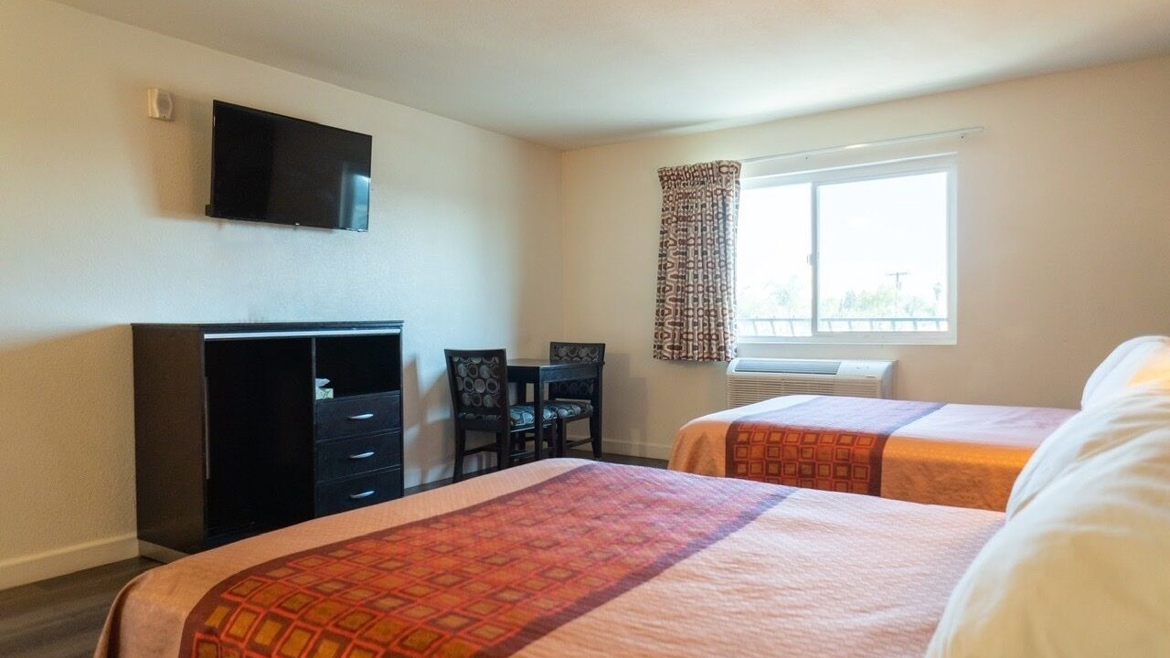 Photo of Bedroom in Maywood