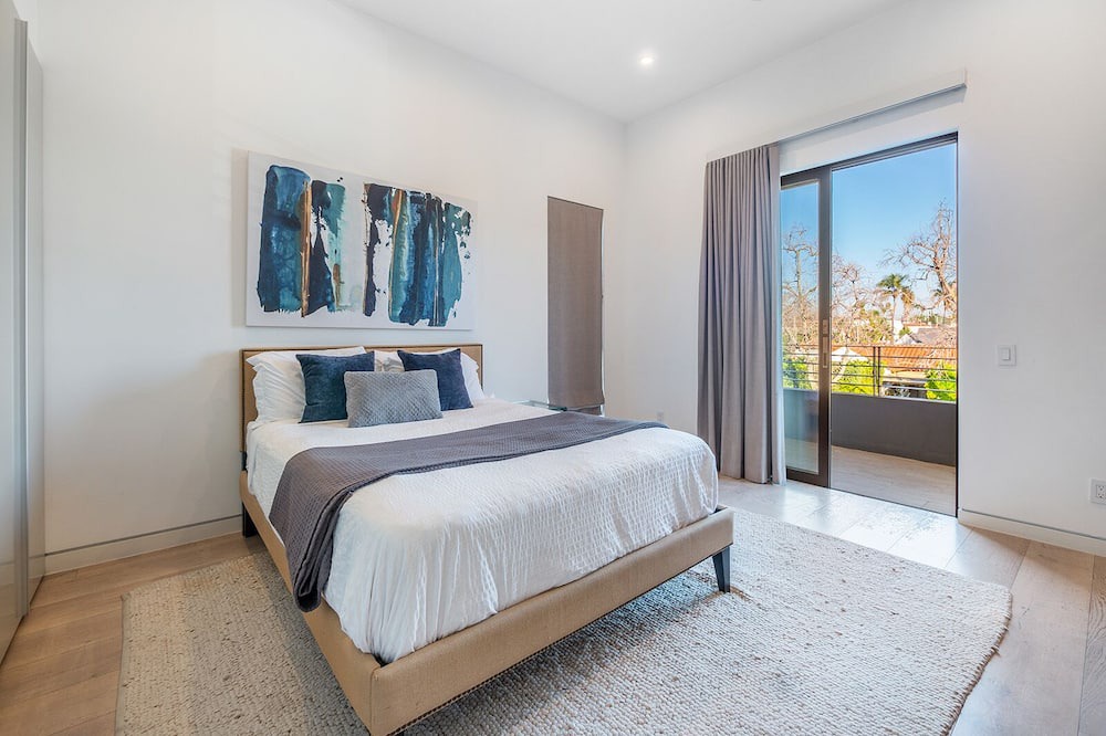 Photo of Bedroom in Greater Wilshire - Hancock Park