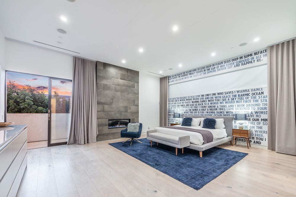 Photo of Livingroom in Greater Wilshire - Hancock Park