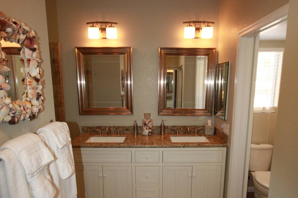 Photo of Bathroom in San Juan Capistrano