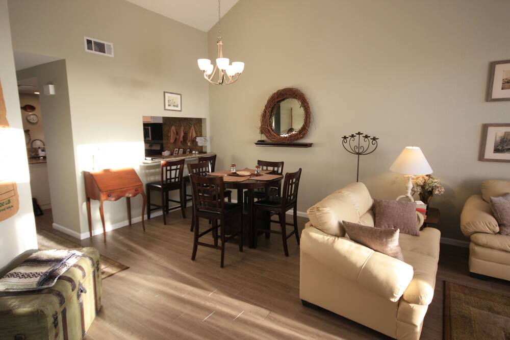 Photo of Livingroom in San Juan Capistrano