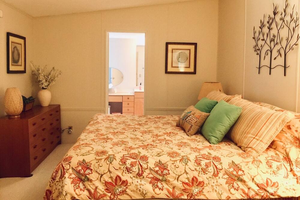 Photo of Bedroom in Thousand Palms