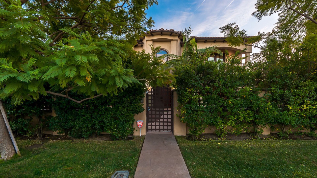 Photo of Outdoor in Valley Glen